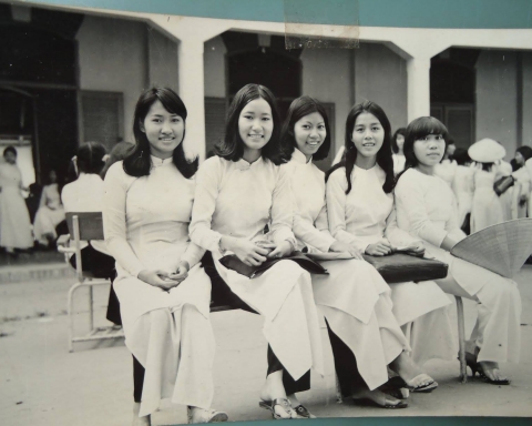 Nữ sinh trường trung học Trưng Vương