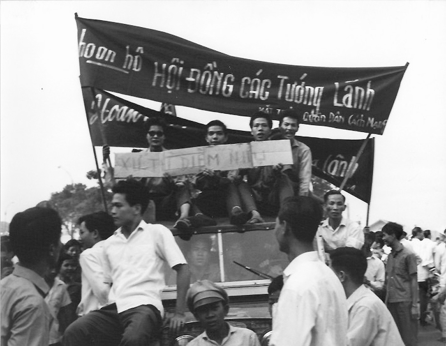 Đường phố Sài Gòn sau đảo chánh 1-11-1963